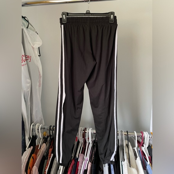 Hot Kiss Joggers - Picture 2 of 4